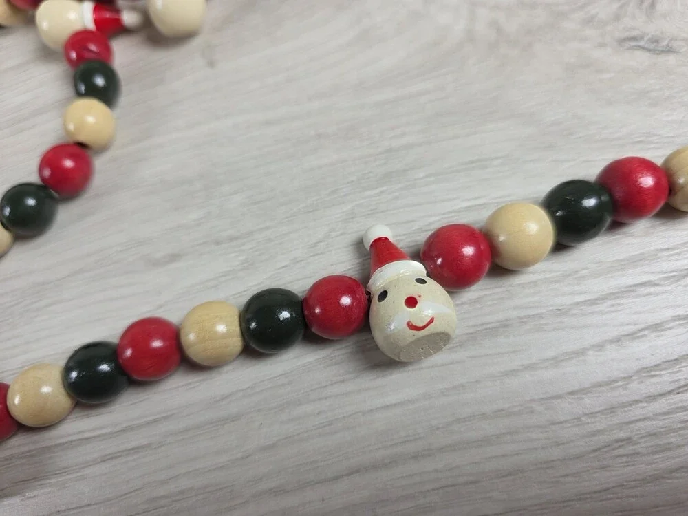 Set Painted Wooden Bead Garlands w Santa Heads Folk Art Holiday Primitive SU44